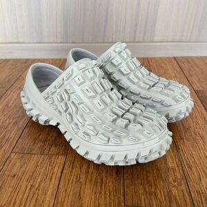 Balenciaga Defender Bouncer Rubber Clog, Monocolor Beige, IT42 / US9